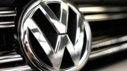 Otomobil devi Volkswagen 70 yıllık logosunu değiştiriyor