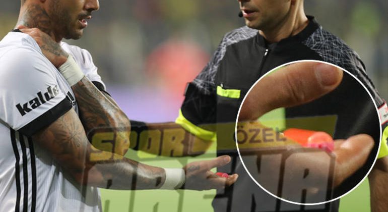 Bunu da gördük! Quaresma’ya fırlatılan cisim şoke etti