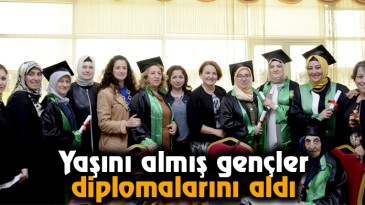 Yaşını almış gençler diplomalarını aldı