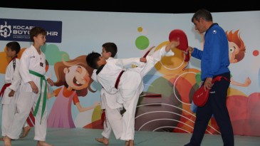 Bilim ve şov festivalde bir arada