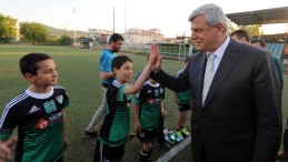 Başkan Karaosmanoğlu’ndan, Hisareynspor’a sürpriz ziyaret