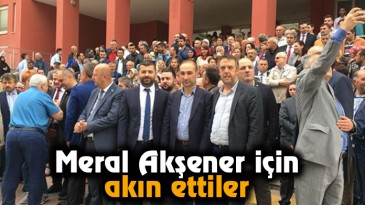 Adliye önünde İzdiham