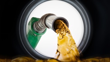 Akaryakıtta zam beklenirken, sürpriz indirim geldi