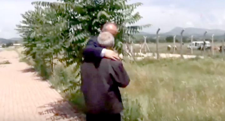 Muharrem İnce’den Uşaklı çobana: O kokuyu iyi bilirim, rahatsız olmam