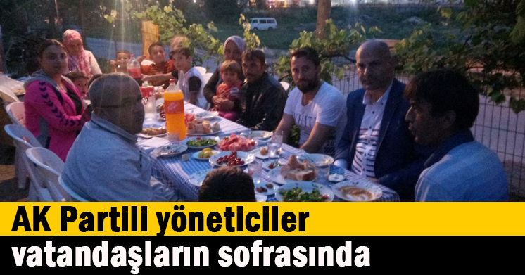AK Partili Yöneticiler vatandaşların sofrasında