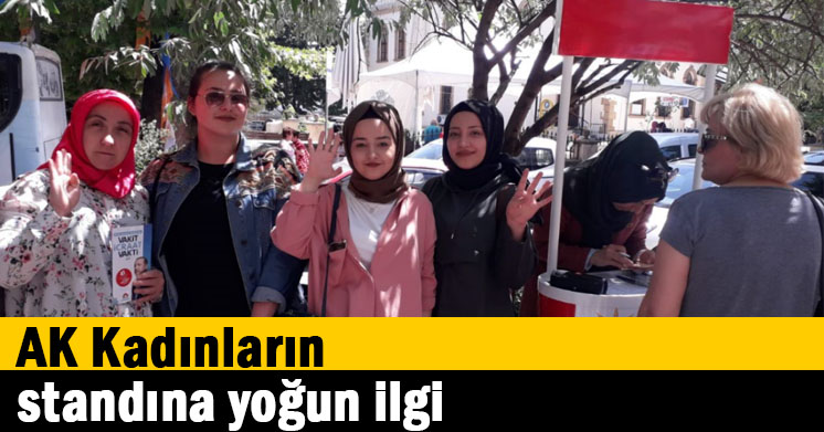 AK Kadınların standına yoğun ilgi  