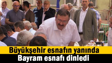 Bayram, esnafla bir araya geldi