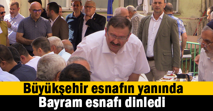 Bayram, esnafla bir araya geldi