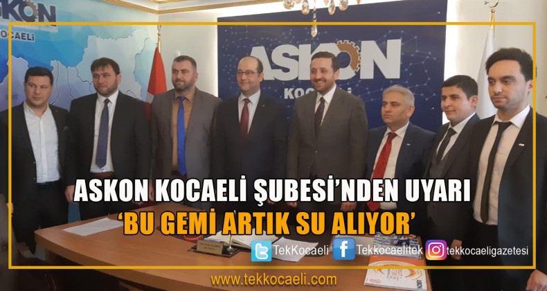 Bu Gemi Artık Su Alıyor