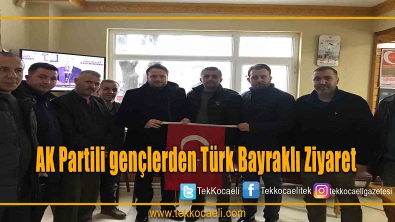 AK Partili Gençlerden Türk Bayraklı Ziyaret