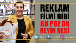 Elinde Simitle Poz Verdi