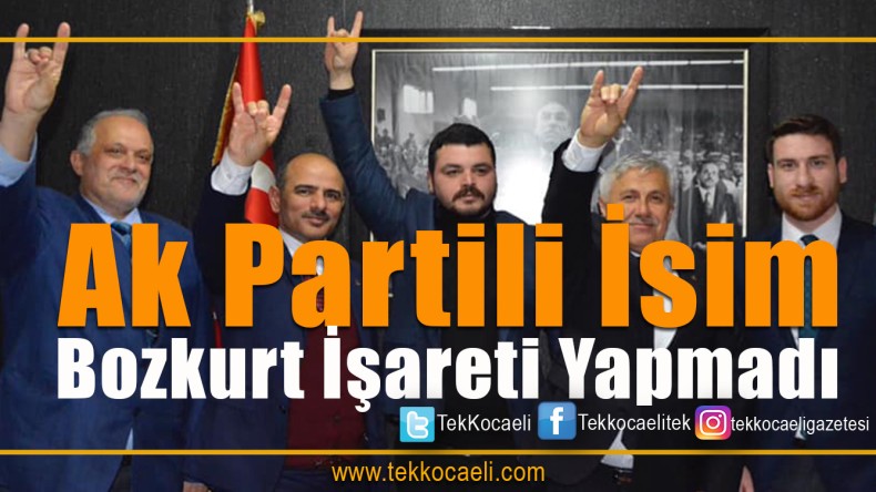 Bozkurt İşareti Yapılırken, Gözlerden Kaçmadı