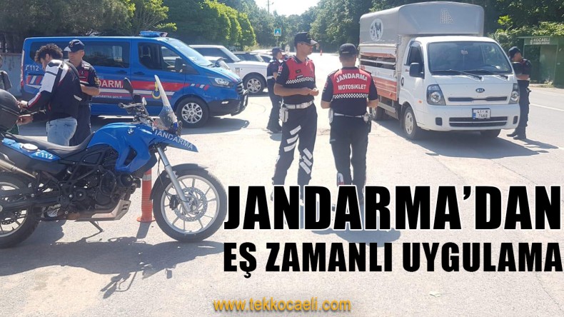 Jandarma Yüzlerce Aracı Didik Didik Aradı