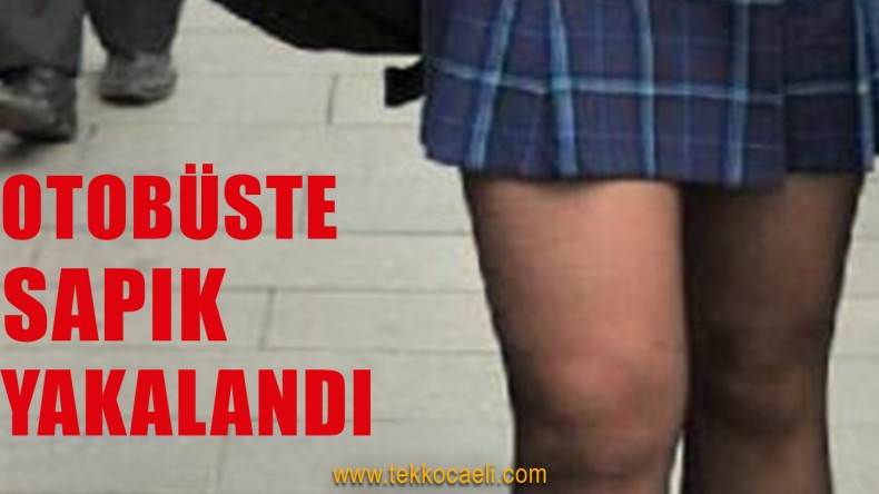 Etekli Kızların Telefonla Resmini Çekmiş