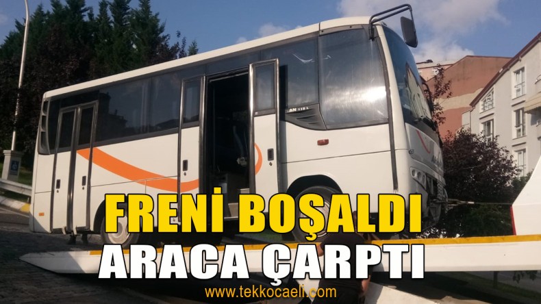 Kırmızı Işıkta Bekleyen Araca Çarptı