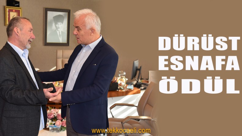 Başkan Hürriyet’ten Dürüst Esnafa Hediye