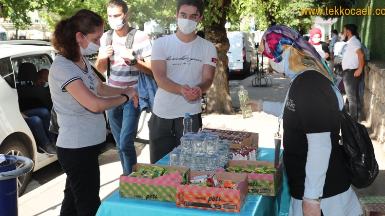 İzmit Belediyesi, Öğrenci ve Velileri Yalnız Bırakmadı