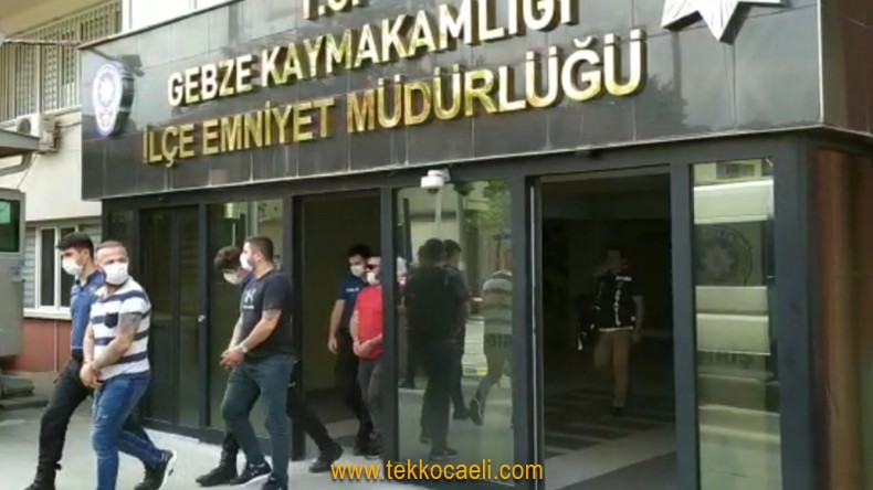 Depoda Alıkoydukları Şahsı Darp Ettiler