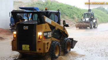 İzmit Belediyesi Ekipleri Olumsuzlukların Önüne Geçti