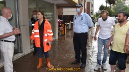 Şiddetli Yağış’da Vatandaşın Yanına Koştu