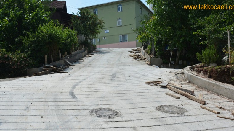 İzmit Yenidoğan’da Yollar Yenileniyor