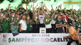 Kocaelispor Şampiyonluk Kupasını Kaldırdı
