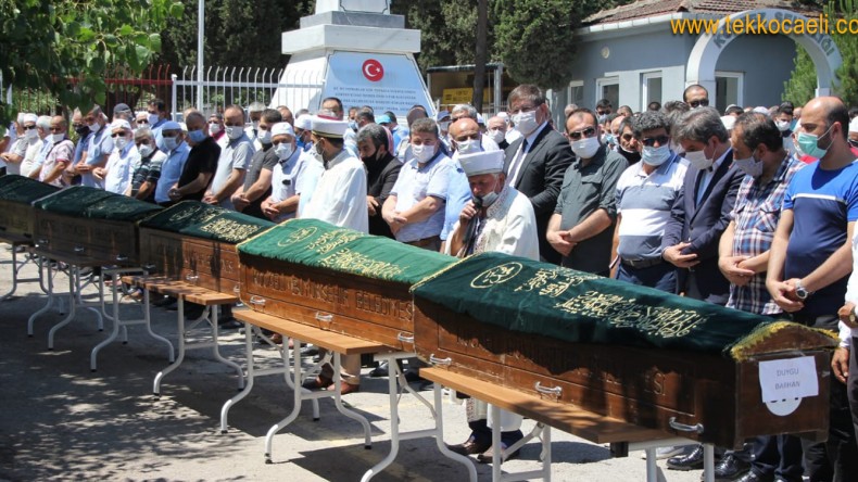 Kazada Can Veren Aile, Son Yolculuğuna Uğurlandı