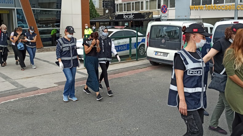 5 Ayrı Evden Ziynet Eşyası ve Para Çaldılar