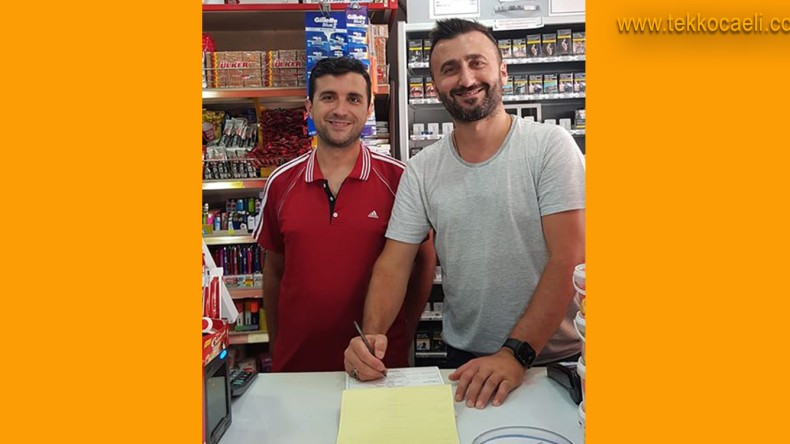 Markette Ak Parti’ye Üye Kampanyası Başlattı