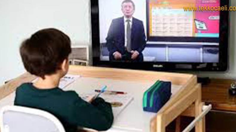 Okullar Uzaktan Eğitimle Açılacak