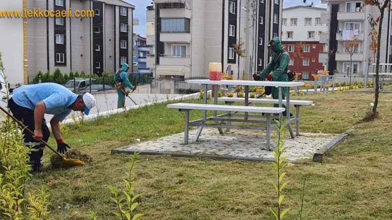 İzmit Belediyesi Park Bakım Çalışmalarına Ara vermiyor
