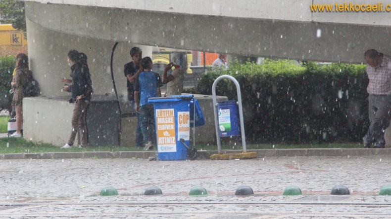 Şiddetli Yağış Kocaeli’nde Zor Anlar Yaşattı
