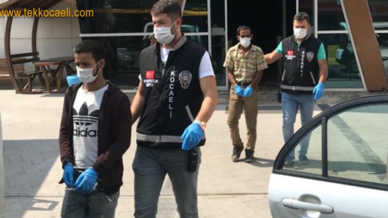 Gölcük’te Otomobil Çalan Hırsızlar Yakalandı