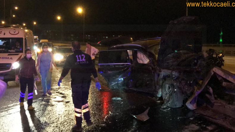 TIR’ın Çarptığı Jeep Bariyerlere Daldı