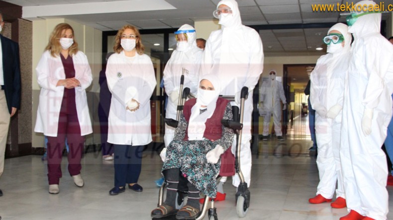 101 Yaşındaki Fatma Nine Korona’yı Yendi