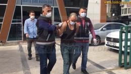 Elinde Bıçakla Yaşlı Kadının Üzerine Yürüdü