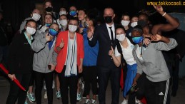 İzmitli Periler Devler Liginde ’68-85′