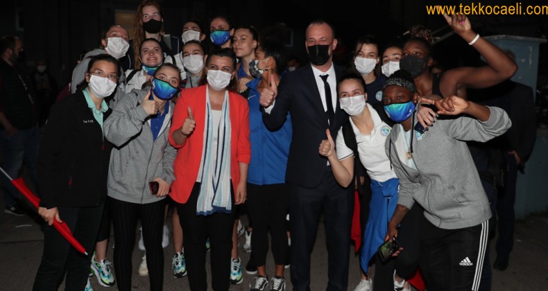 İzmitli Periler Devler Liginde ’68-85′