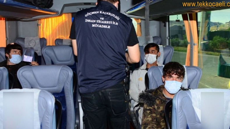 Pakistan Uyruklu Kaçak Göçmenler Yakalandı