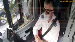 Otobüste Fenalaşan Kıza Yolcular Yardım Etti