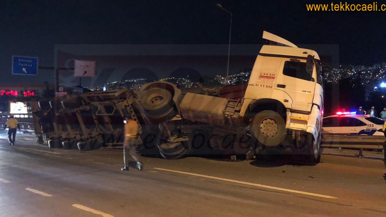 TIR Devrildi; Yaralı Var