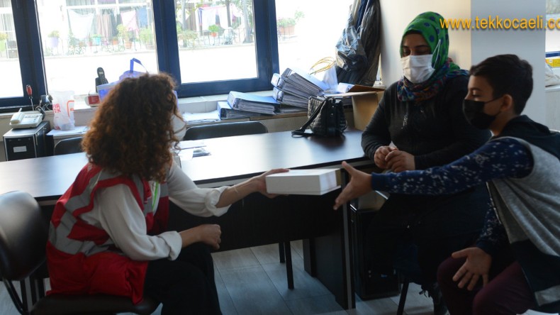 ‘Askıda Tablet’ Kampanyası Çocukların Yüzlerini Güldürdü