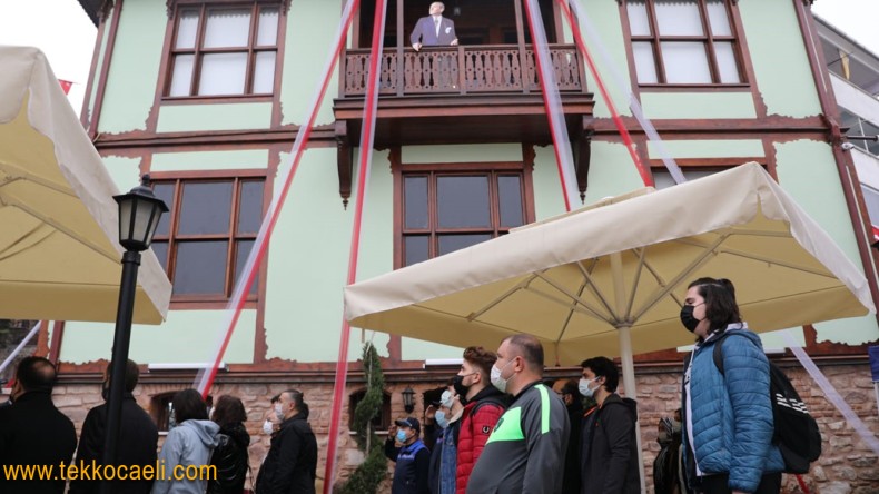 İzmit 10 Kasım’da Ata’yı Evinde Andı