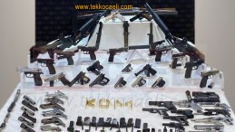 Silah Kaçakçılarına Operasyon; Adeta Cephanelik Çıktı