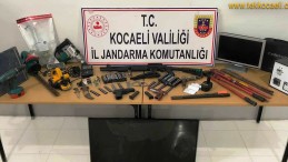 Gebze’de Eve Jandarma Baskını