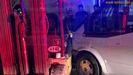 Üç Araç Birbirine Girdi; Yaralılar Var