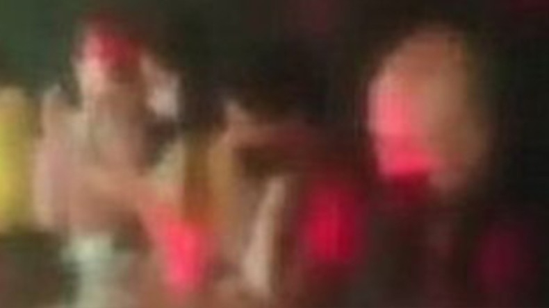 Teknedeki Partiye Polis Baskını