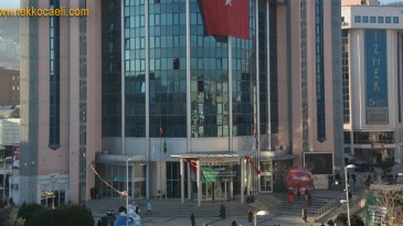 İzmit Belediyesi, O Personelleri Açığa Aldı