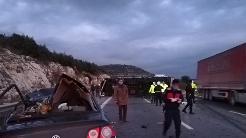 Korkunç Kaza; Çok Sayıda Ölü Var