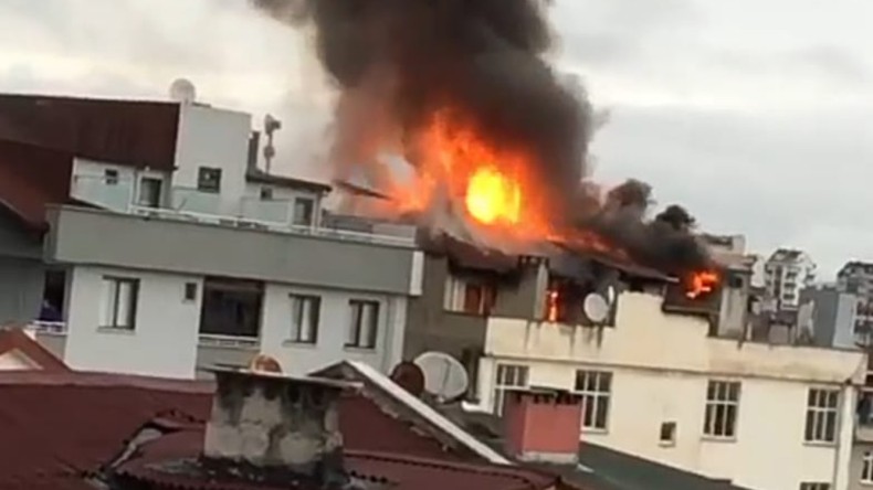 İş Hanının Çatısında Yangın